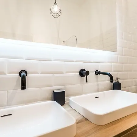 Apartment Highrise Oasis Budapest