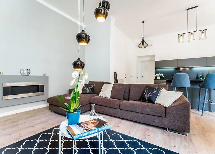 Highrise Oasis شقة *