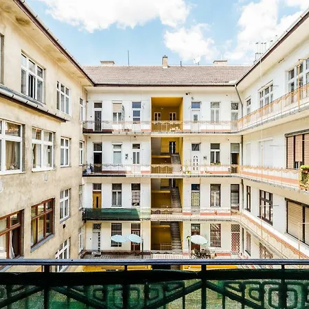 Appartement Highrise Oasis Boedapest