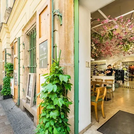 Highrise Oasis Apartamento Budapest